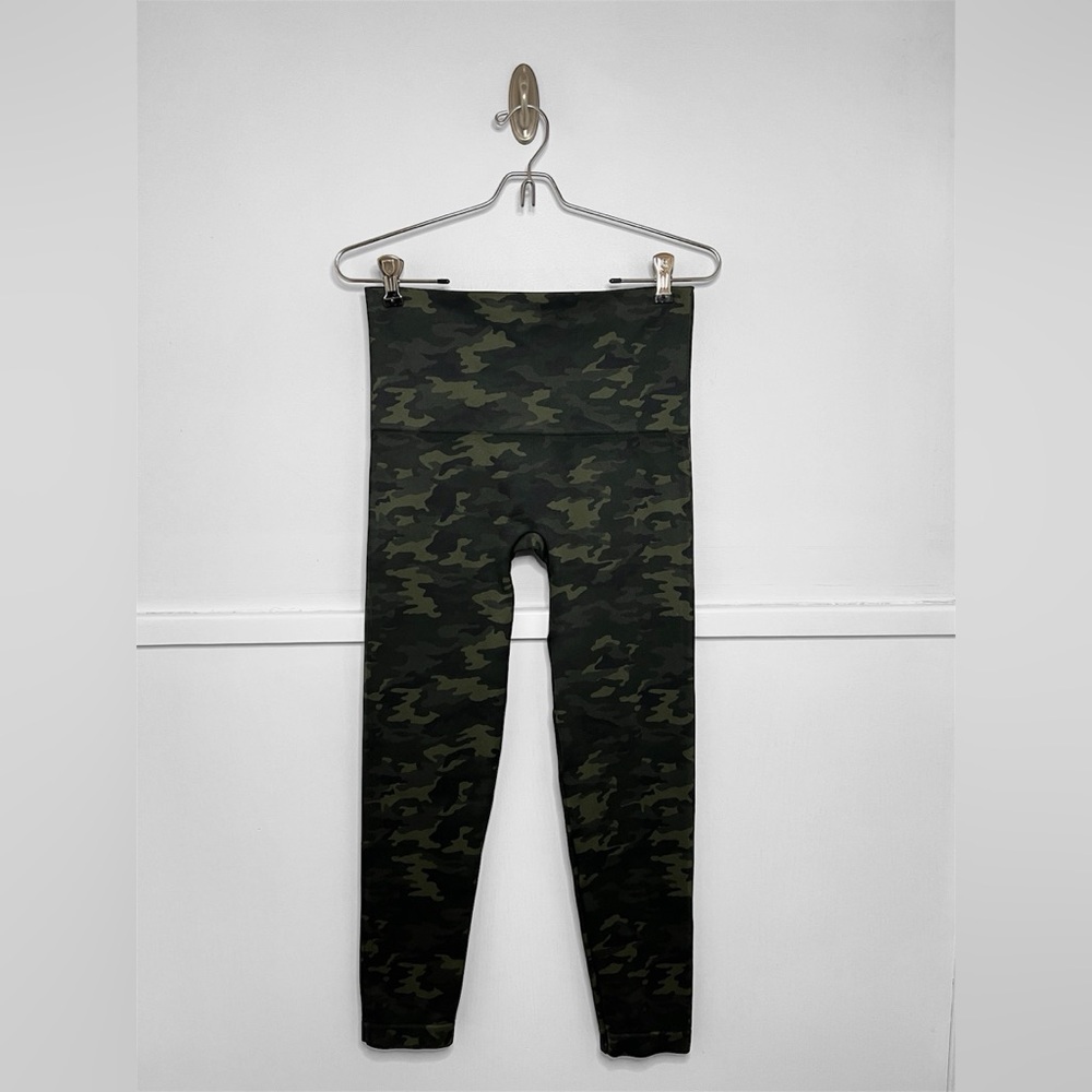 SPANX Look at Me Now Seamless Leggings in Green Camo